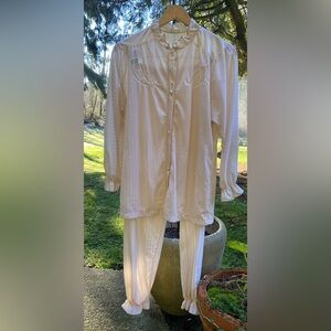 Vintage 70s Bloomer Pajama Set SMALL Ivory